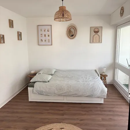 Hilaire Sea View Apartament *