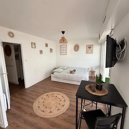 Apartament Hilaire Sea View *